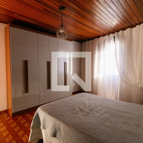 Casa à venda com 227m², 6 quartos e 2 vagasQuarto 4