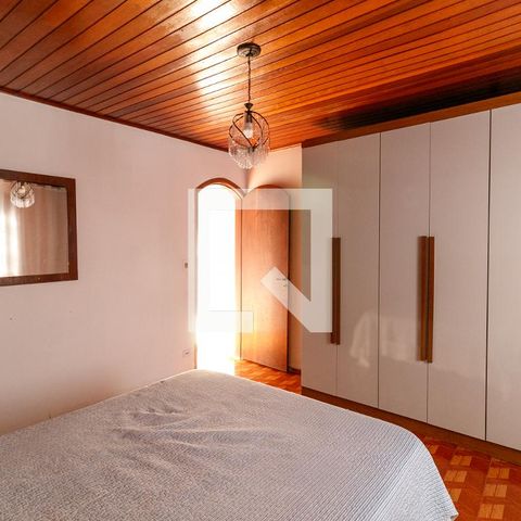Casa à venda com 227m², 6 quartos e 2 vagasQuarto 4