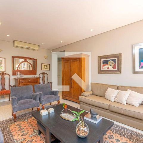 Casa à venda com 350m², 4 quartos e 4 vagasSala