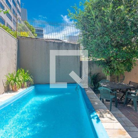 Casa à venda com 350m², 4 quartos e 4 vagasPiscina