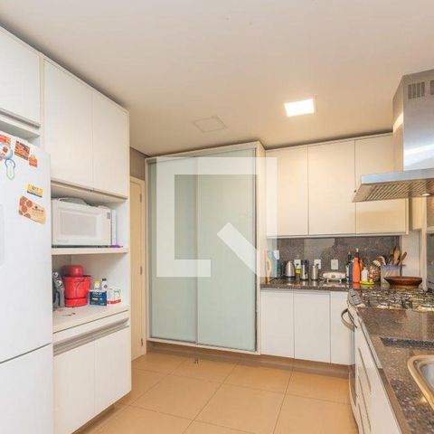 Casa à venda com 350m², 4 quartos e 4 vagasCozinha