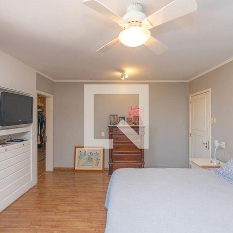 Casa à venda com 350m², 4 quartos e 4 vagasSuíte 1