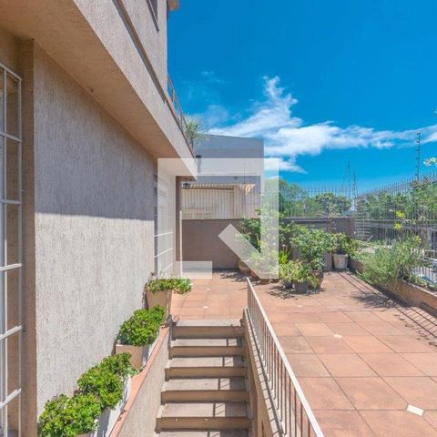 Casa à venda com 350m², 4 quartos e 4 vagasJardim/Quintal