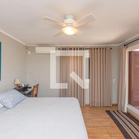 Casa à venda com 350m², 4 quartos e 4 vagasSuíte 1