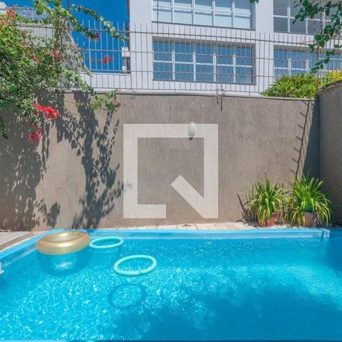 Casa à venda com 350m², 4 quartos e 4 vagasPiscina