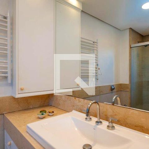 Casa à venda com 350m², 4 quartos e 4 vagasBanheiro da Suíte 1