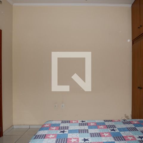 Casa à venda com 234m², 3 quartos e 2 vagasSuíte