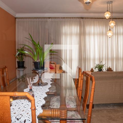 Casa à venda com 234m², 3 quartos e 2 vagasSala