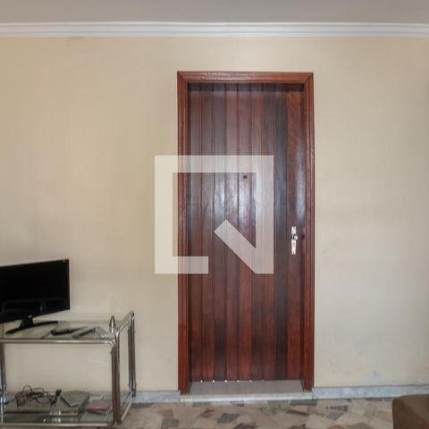 Casa à venda com 234m², 3 quartos e 2 vagasSala