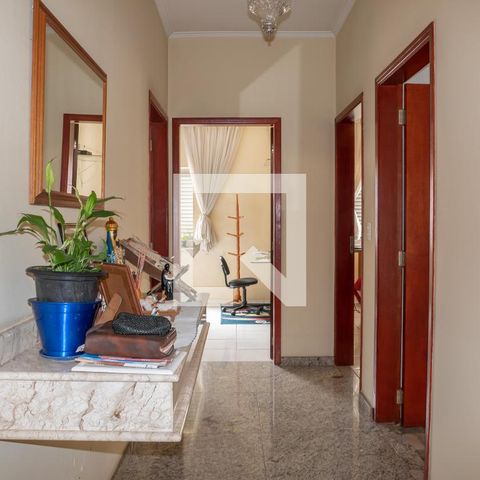 Casa à venda com 234m², 3 quartos e 2 vagasSala