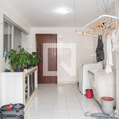 Casa à venda com 234m², 3 quartos e 2 vagasÁrea de Serviço