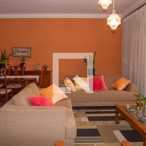 Casa à venda com 234m², 3 quartos e 2 vagasSala