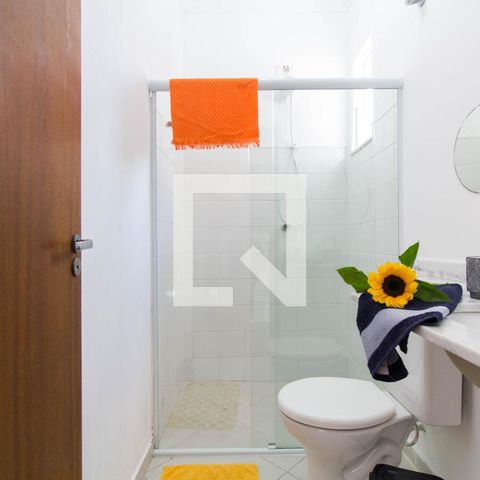 Casa de condomínio para alugar com 90m², 2 quartos e 2 vagasBanheiro 