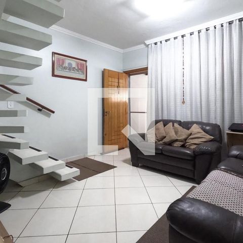 Casa à venda com 87m², 2 quartos e 2 vagasSala