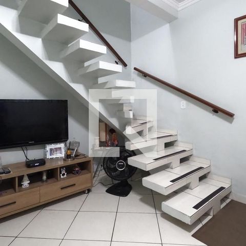 Casa à venda com 87m², 2 quartos e 2 vagasSala