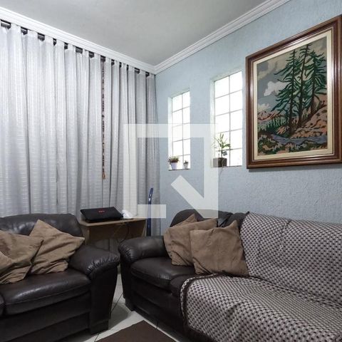Casa à venda com 87m², 2 quartos e 2 vagasSala