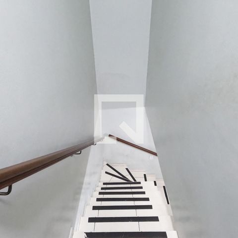 Casa à venda com 87m², 2 quartos e 2 vagasCorredor