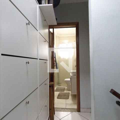 Casa à venda com 87m², 2 quartos e 2 vagasCorredor