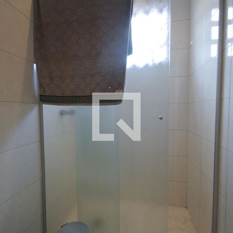 Casa à venda com 210m², 3 quartos e 2 vagasBanheiro