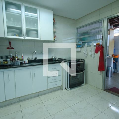 Casa à venda com 210m², 3 quartos e 2 vagasCozinha
