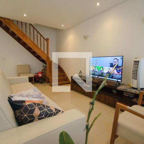 Casa à venda com 210m², 3 quartos e 2 vagasSala