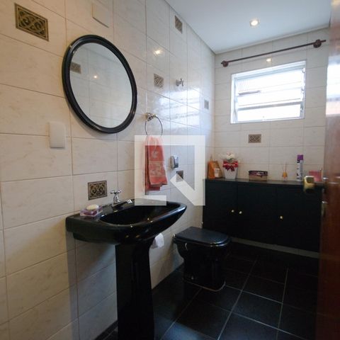 Casa à venda com 210m², 3 quartos e 2 vagasLavabo