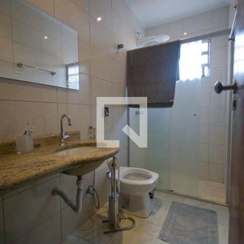 Casa à venda com 210m², 3 quartos e 2 vagasBanheiro