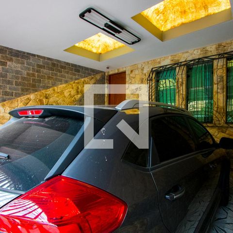 Casa à venda com 153m², 2 quartos e 2 vagas Casa à venda com 153m², 2 quartos e 2 vagasGaragem