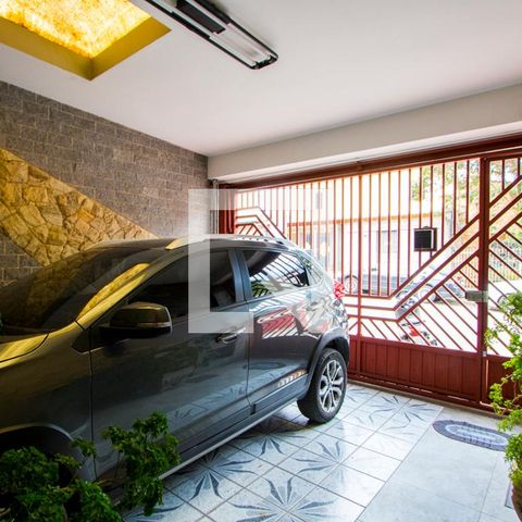 Casa à venda com 153m², 2 quartos e 2 vagas Casa à venda com 153m², 2 quartos e 2 vagasGaragem