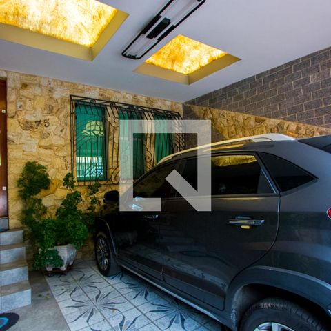 Casa à venda com 153m², 2 quartos e 2 vagas Casa à venda com 153m², 2 quartos e 2 vagasGaragem