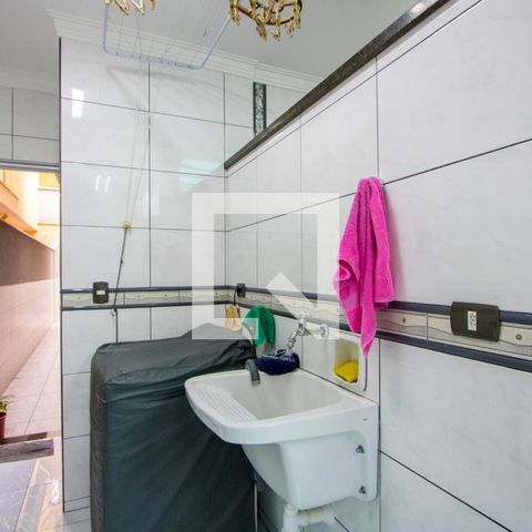 Casa à venda com 153m², 2 quartos e 2 vagas Casa à venda com 153m², 2 quartos e 2 vagasÁrea de serviço