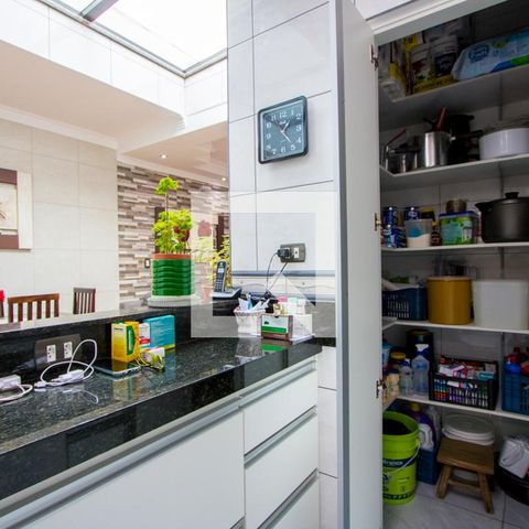 Casa à venda com 153m², 2 quartos e 2 vagas Casa à venda com 153m², 2 quartos e 2 vagasDetalhe da cozinha