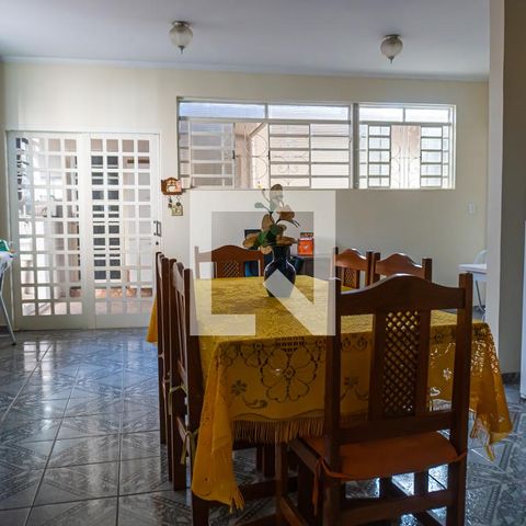 Casa à venda com 242m², 3 quartos e 3 vagasSala de Jantar