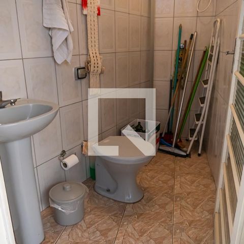 Casa à venda com 242m², 3 quartos e 3 vagasBanheiro de Serviço