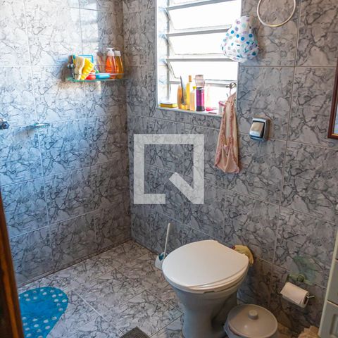 Casa à venda com 242m², 3 quartos e 3 vagasBanheiro