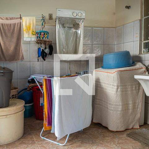 Casa à venda com 242m², 3 quartos e 3 vagasÁrea de Serviço