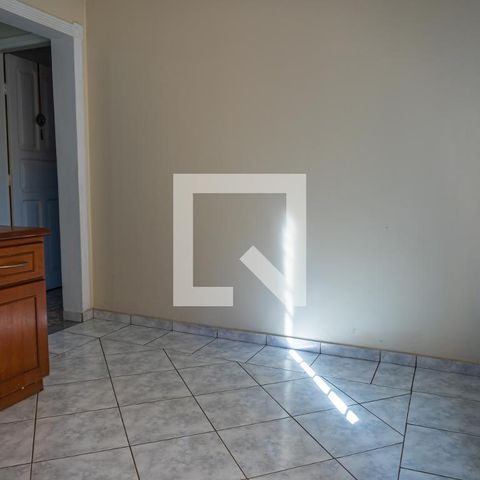 Casa à venda com 242m², 3 quartos e 3 vagasSala