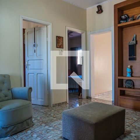 Casa à venda com 242m², 3 quartos e 3 vagasSala de Estar
