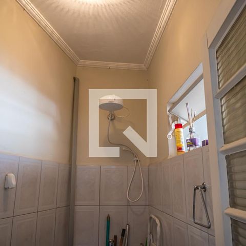 Casa à venda com 242m², 3 quartos e 3 vagasBanheiro de Serviço