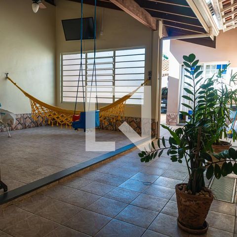 Casa à venda com 242m², 3 quartos e 3 vagasQuintal