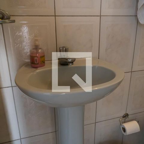 Casa à venda com 242m², 3 quartos e 3 vagasBanheiro de Serviço
