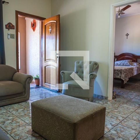 Casa à venda com 242m², 3 quartos e 3 vagasSala de Estar
