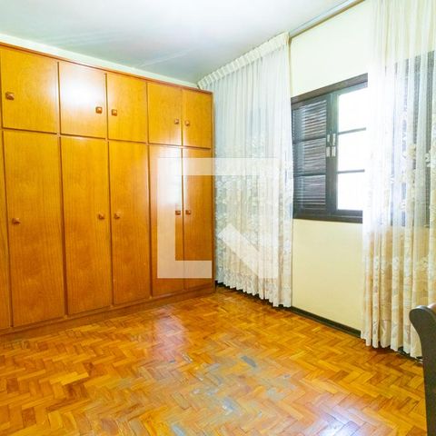 Casa à venda com 178m², 3 quartos e 4 vagasSuíte