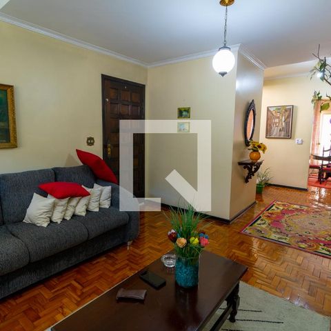 Casa à venda com 178m², 3 quartos e 4 vagasSala
