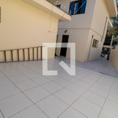 Casa à venda com 178m², 3 quartos e 4 vagasQuintal