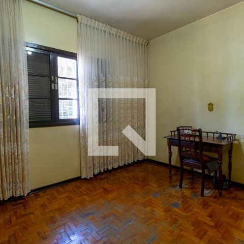 Casa à venda com 178m², 3 quartos e 4 vagasSuíte