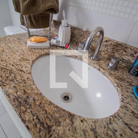 Apartamento à venda com 90m², 2 quartos e 2 vagasBanheiro da Suíte
