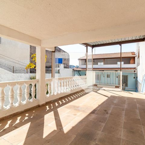Casa à venda com 250m², 3 quartos e 2 vagasGaragem