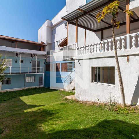 Casa à venda com 250m², 3 quartos e 2 vagasQuintal