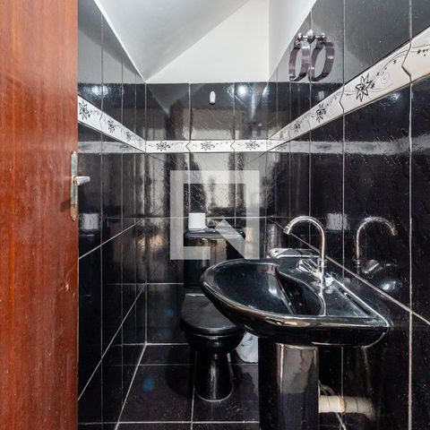 Casa à venda com 250m², 3 quartos e 2 vagasLavabo